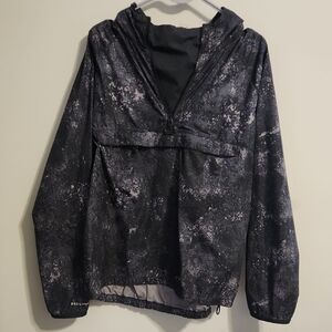 Black and Gray Patterned Pullover Jacket
